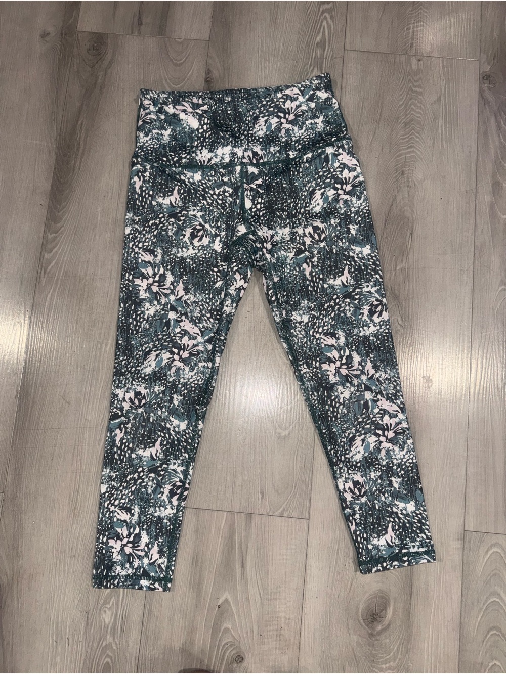 ***NWOT***Women’s Gaiam' Floral Print Teal & White Yoga pants size S